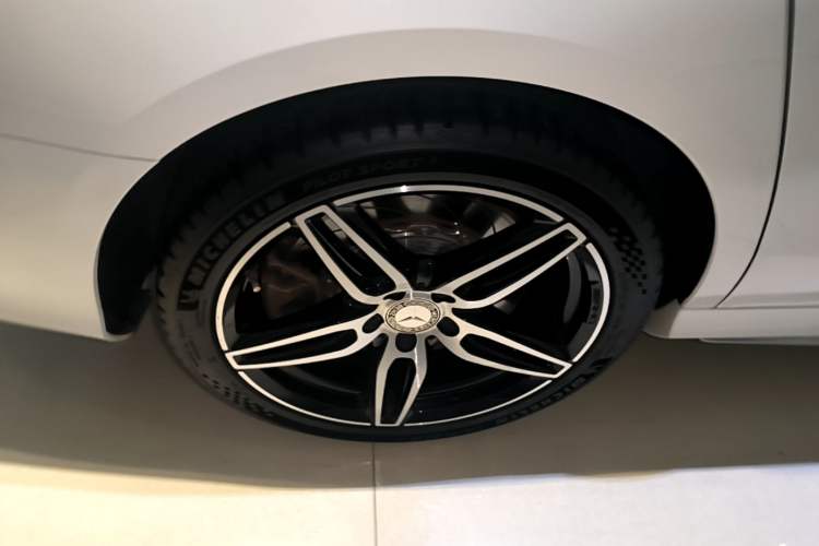Used Mercedes-Benz E-Class 2016 E 300 L Sport Luxury Model Exterior 5