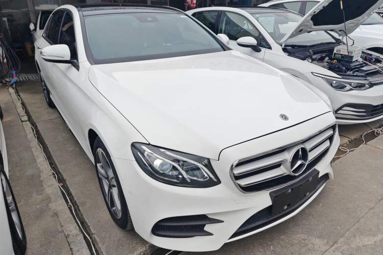 Used Mercedes-Benz E-Class 2016 E 200 L Sport Edition Front Right 45 Deg