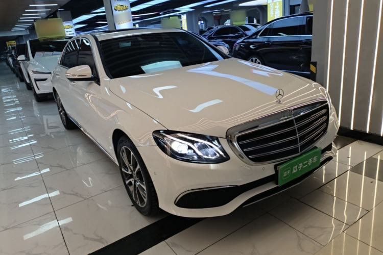 Used Mercedes-Benz E-Class 2016 E 200 L Front Right 45 Deg