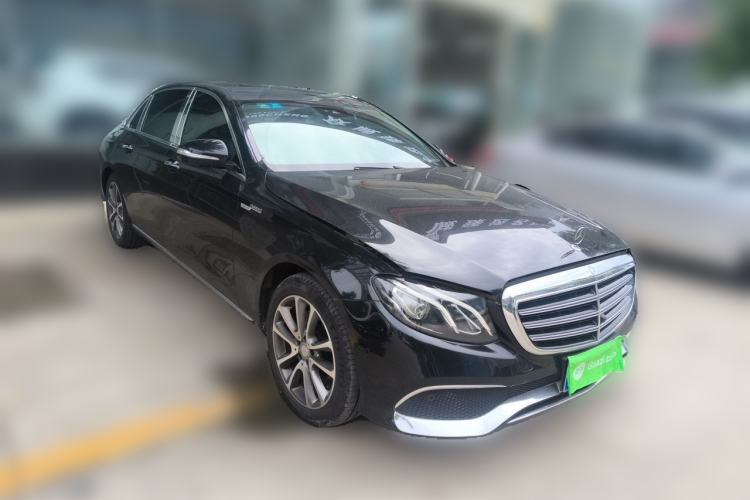 Used Mercedes-Benz E-Class 2016 E 200 L Front Right 45 Deg