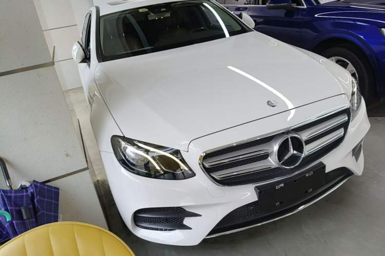 Used Mercedes-Benz E-Class 2016 E 300 L Sporty and Stylish Model Front Right 45 Deg