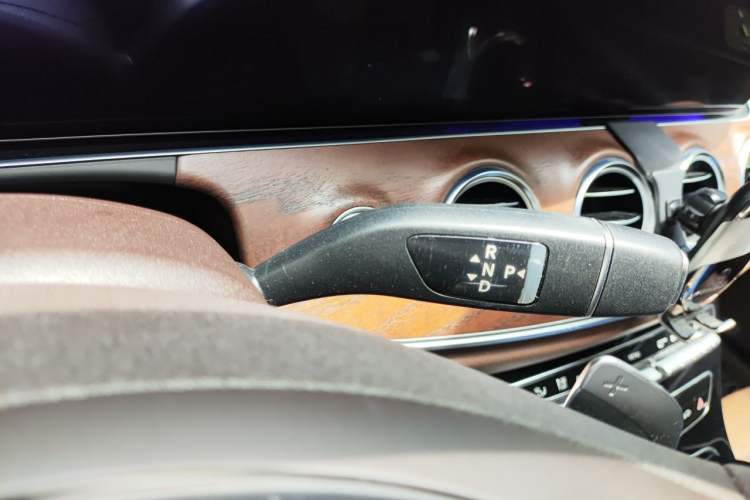 Used Mercedes-Benz E-Class 2016 E 300 L Luxury Model Gear Lever