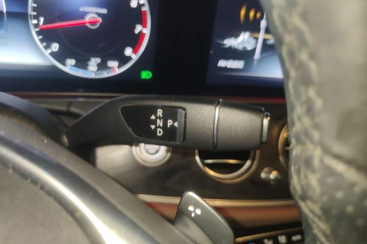 Used Mercedes-Benz E-Class 2016 E 200 L Sport Edition Gear Lever