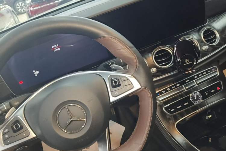 Used Mercedes-Benz E-Class 2016 E 200 L Sport Edition Gear Lever