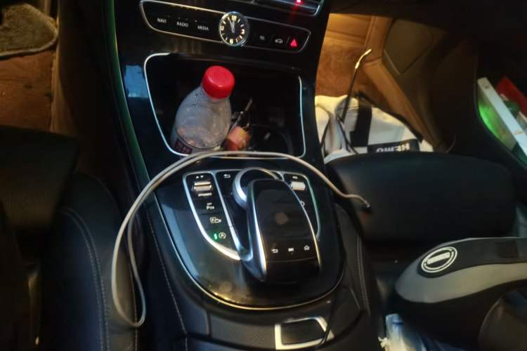 Used Mercedes-Benz E-Class  Gear Lever