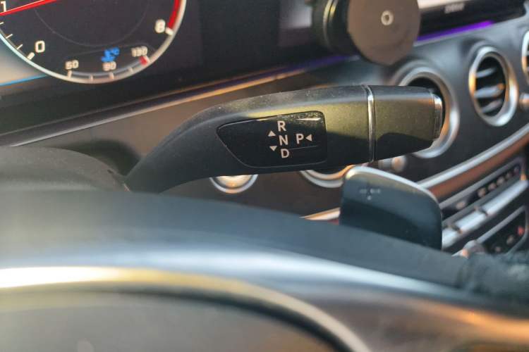 Used Mercedes-Benz E-Class 2016 E 200 L Sport Edition Gear Lever