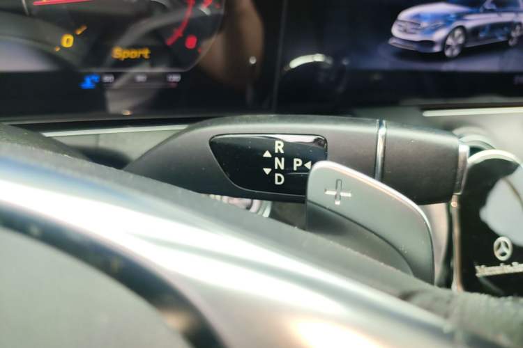 Used Mercedes-Benz E-Class 2016 E 200 L Sport Edition Gear Lever
