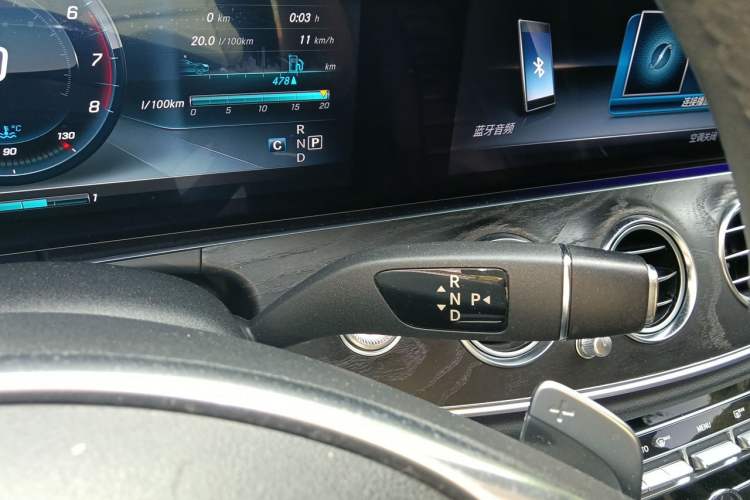Used Mercedes-Benz E-Class 2016 E 300 L Sporty and Stylish Model Gear Lever