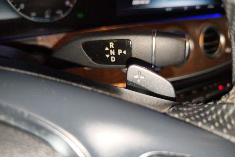 Used Mercedes-Benz E-Class 2016 E 300 L Luxury Model Gear Lever