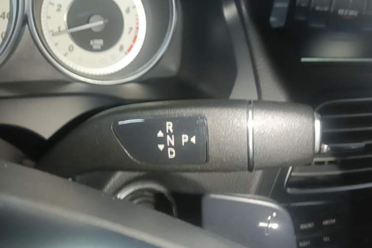 Used Mercedes-Benz E-Class 2016 E 260 Coupe Dynamic Edition Gear Lever