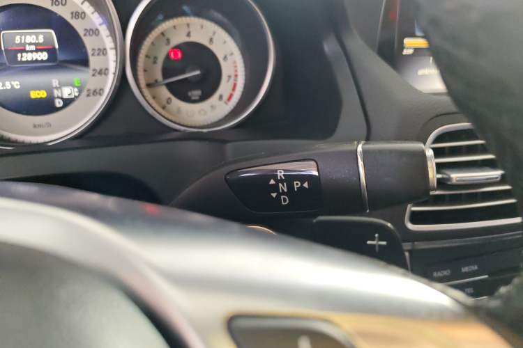 Used Mercedes-Benz E-Class 2016 E 200 Coupe Dynamic Edition Gear Lever