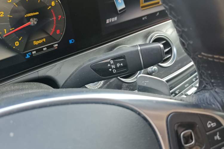 Used Mercedes-Benz E-Class 2016 E 300 L Sporty and Stylish Model Gear Lever