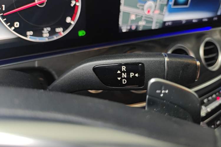 Used Mercedes-Benz E-Class 2016 E 300 L Sporty and Stylish Model Gear Lever