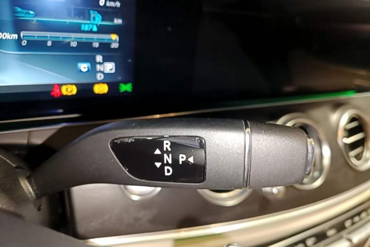 Used Mercedes-Benz E-Class 2016 E 200 L Sport Edition Gear Lever