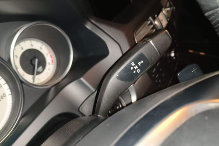Used Mercedes-Benz E-Class 2016 E 200 Coupe Dynamic Edition Gear Lever