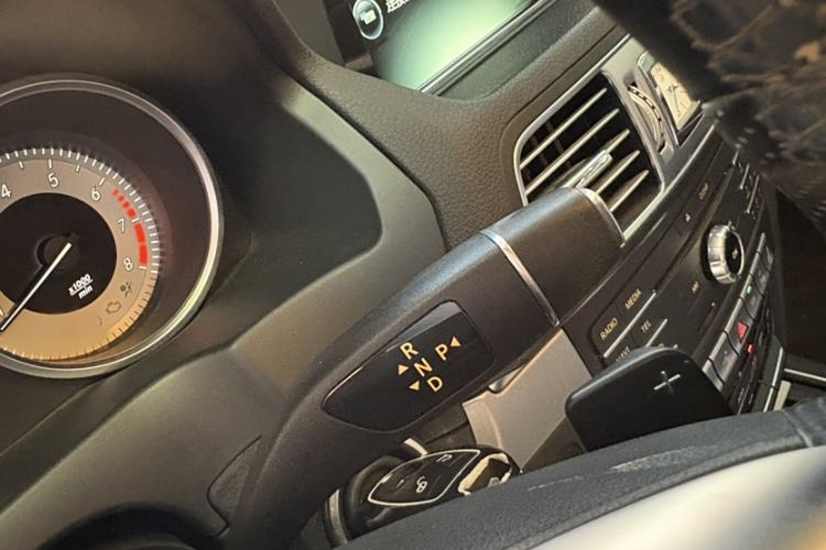 Used Mercedes-Benz E-Class 2016 E 200 Coupe Dynamic Edition Gear Lever