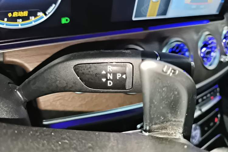 Used Mercedes-Benz E-Class 2016 E 200 L Gear Lever