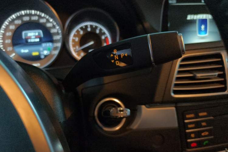 Used Mercedes-Benz E-Class 2016 E 200 Coupe Dynamic Edition Gear Lever