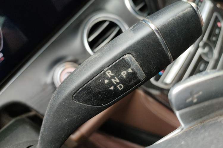 Used Mercedes-Benz E-Class 2016 E 200 L Sport Edition Gear Lever