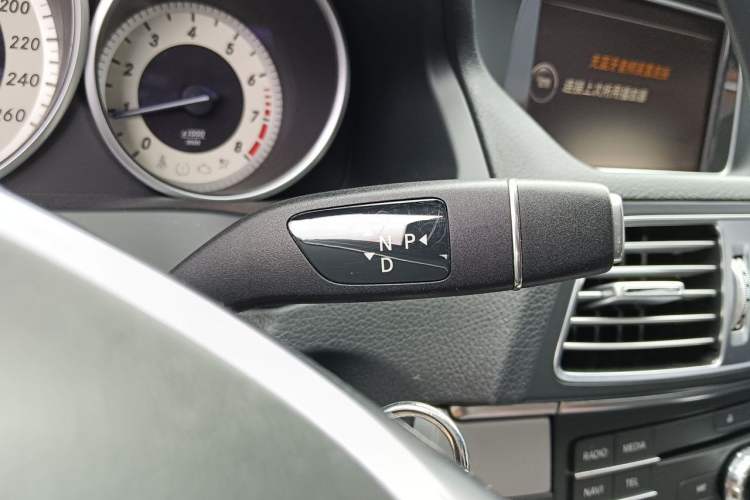 Used Mercedes-Benz E-Class 2016 E 200 Coupe Dynamic Edition Gear Lever