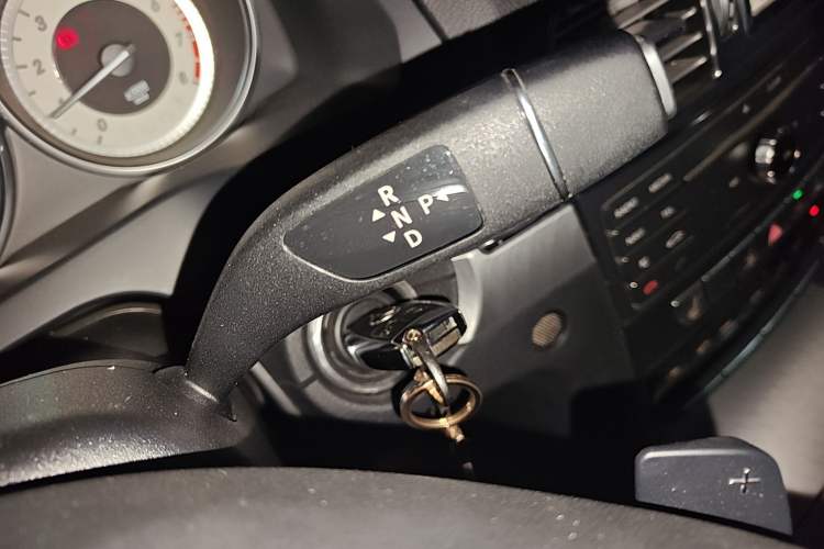 Used Mercedes-Benz E-Class 2016 E 200 Coupe Dynamic Edition Gear Lever