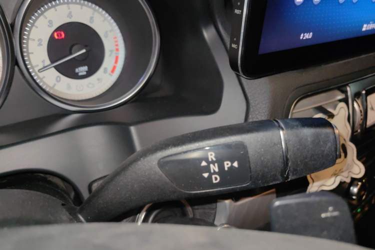 Used Mercedes-Benz E-Class 2016 E 200 Coupe Dynamic Edition Gear Lever