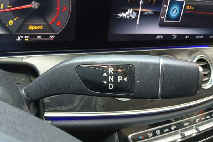 Used Mercedes-Benz E-Class 2016 E 300 L Sporty and Stylish Model Gear Lever