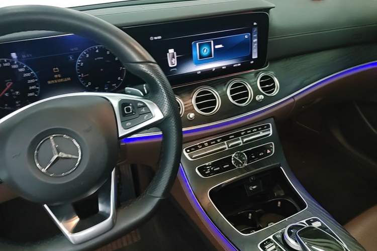Used Mercedes-Benz E-Class 2016 E 200 L Sport Edition Gear Lever