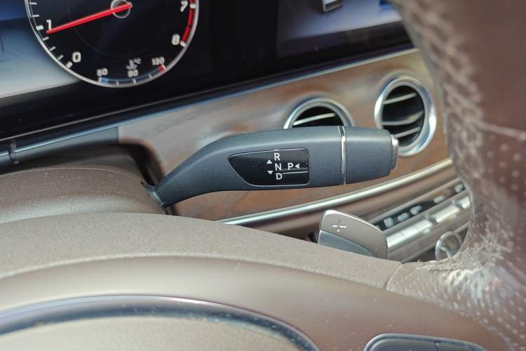 Used Mercedes-Benz E-Class 2016 E 200 L Gear Lever