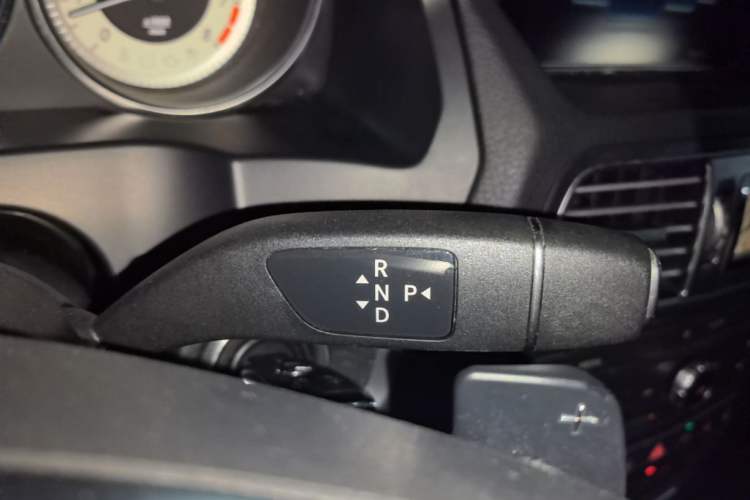Used Mercedes-Benz E-Class 2016 E 200 Coupe Dynamic Edition Gear Lever