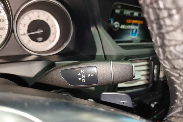 Used Mercedes-Benz E-Class 2016 E 200 Coupe Dynamic Edition Gear Lever