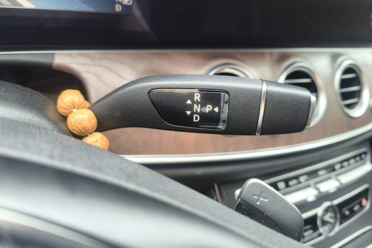 Used Mercedes-Benz E-Class 2016 E 200 L Gear Lever