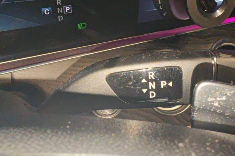 Used Mercedes-Benz E-Class 2016 E 200 L Sport Edition Gear Lever
