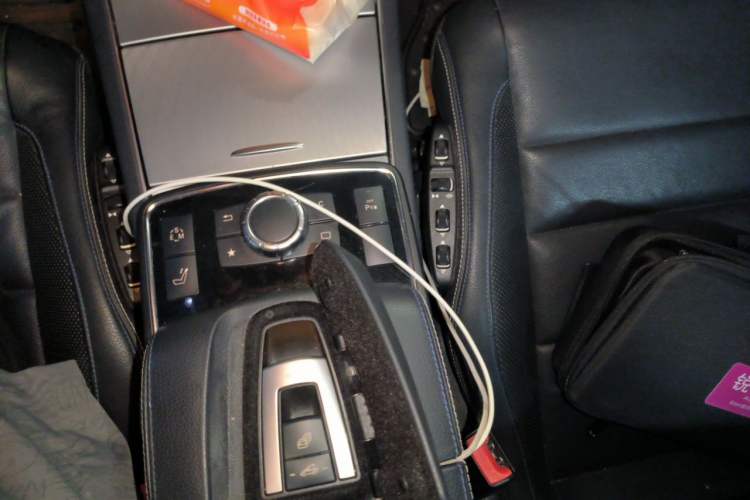 Used Mercedes-Benz E-Class 2016 E 260 Convertible Coupe Dynamic Edition Gear Lever