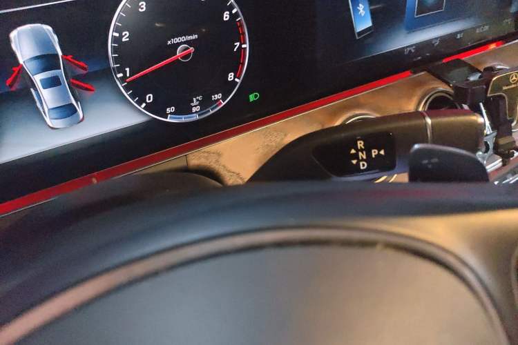 Used Mercedes-Benz E-Class 2016 E 300 L Luxury Model Gear Lever