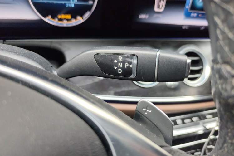 Used Mercedes-Benz E-Class 2016 E 200 L Sport Edition Gear Lever