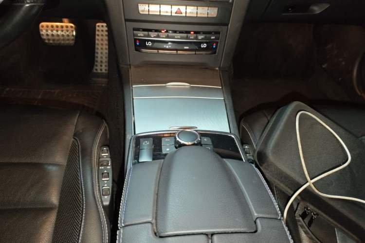 Used Mercedes-Benz E-Class 2016 E 200 Coupe Dynamic Edition Gear Lever