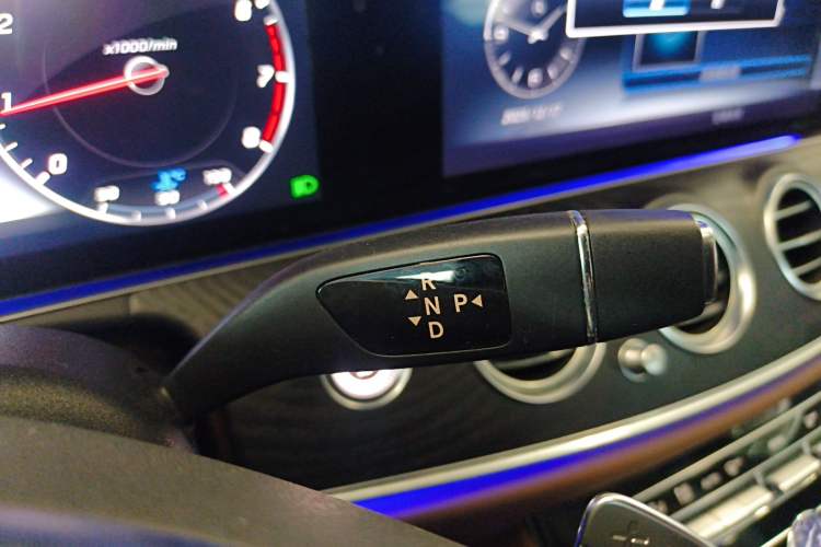 Used Mercedes-Benz E-Class 2016 E 200 L Sport Edition Gear Lever