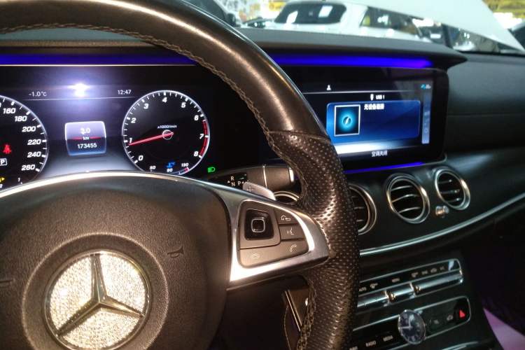 Used Mercedes-Benz E-Class 2016 E 200 L Sport Edition Gear Lever