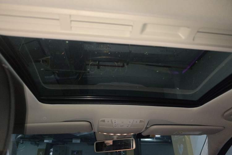 Used Mercedes-Benz E-Class 2016 E 200 L Sport Edition Headliner