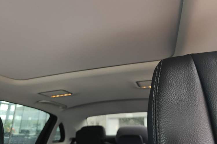 Used Mercedes-Benz E-Class 2016 E 300 L Sporty and Stylish Model Headliner