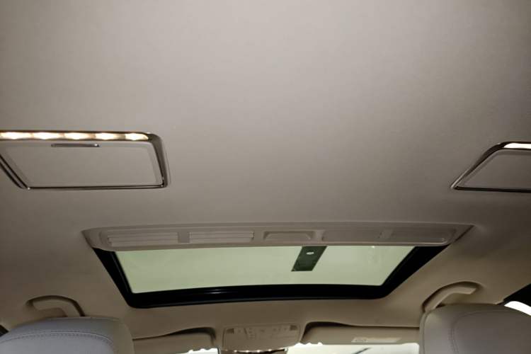 Used Mercedes-Benz E-Class 2016 E 200 L Sport Edition Headliner