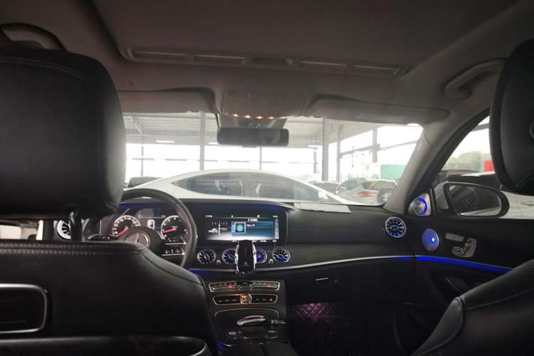 Used Mercedes-Benz E-Class 2016 E 300 L Sporty and Stylish Model Headliner