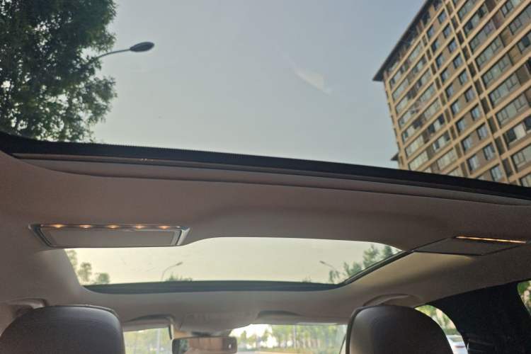 Used Mercedes-Benz E-Class 2016 E 200 L Sport Edition Headliner