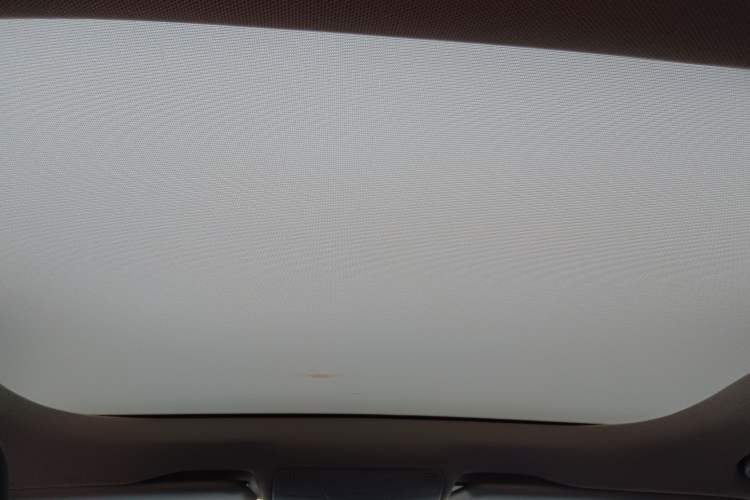 Used Mercedes-Benz E-Class 2016 E 300 L Sporty and Stylish Model Headliner
