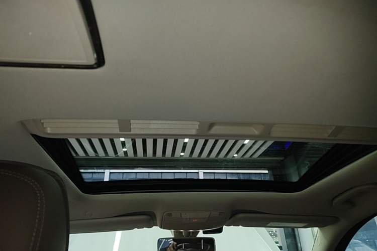 Used Mercedes-Benz E-Class 2016 E 200 L Sport Edition Headliner