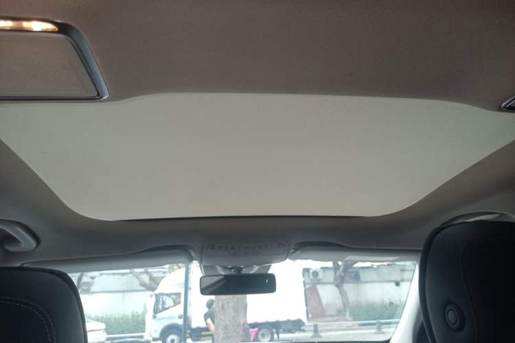 Used Mercedes-Benz E-Class 2016 E 300 L Luxury Model Headliner