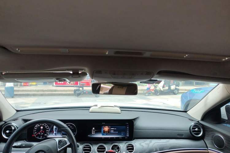 Used Mercedes-Benz E-Class 2016 E 200 L Sport Edition Headliner
