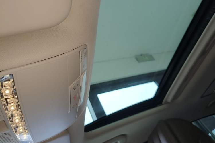 Used Mercedes-Benz E-Class 2016 E 300 L Sporty and Stylish Model Headliner