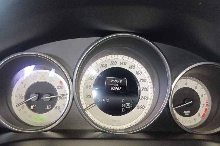 Used Mercedes-Benz E-Class 2016 E 260 Convertible Coupe Dynamic Edition Instrument Cluster